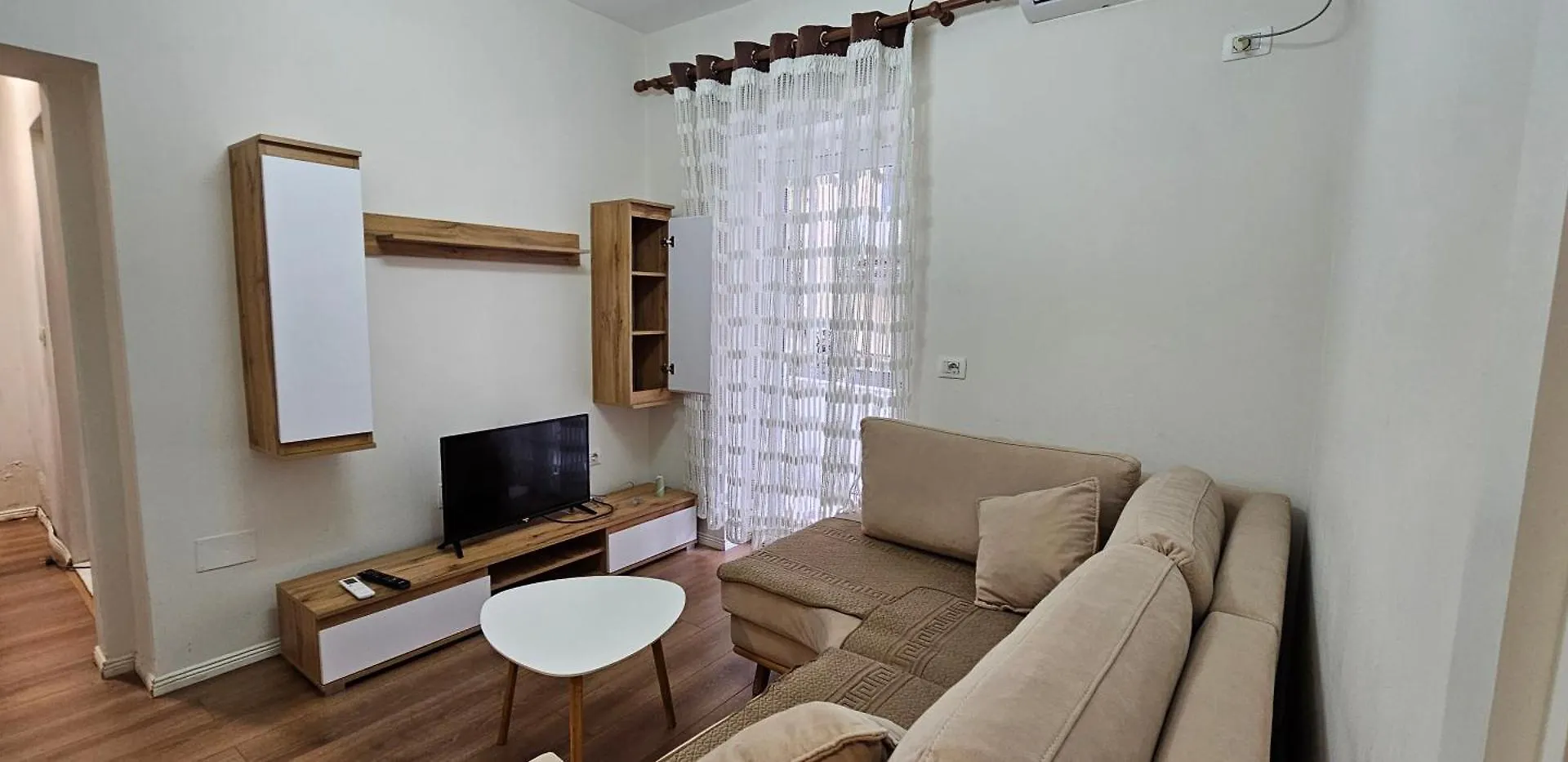 Ajla Komuna Apartament Apartment Tirana 0*,